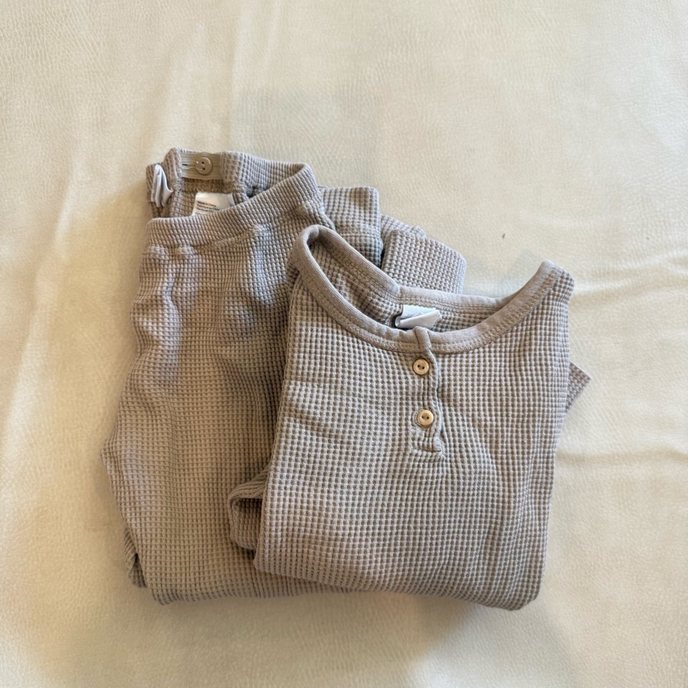 H&M neutral shirt and pant set - Picture 7 of 10